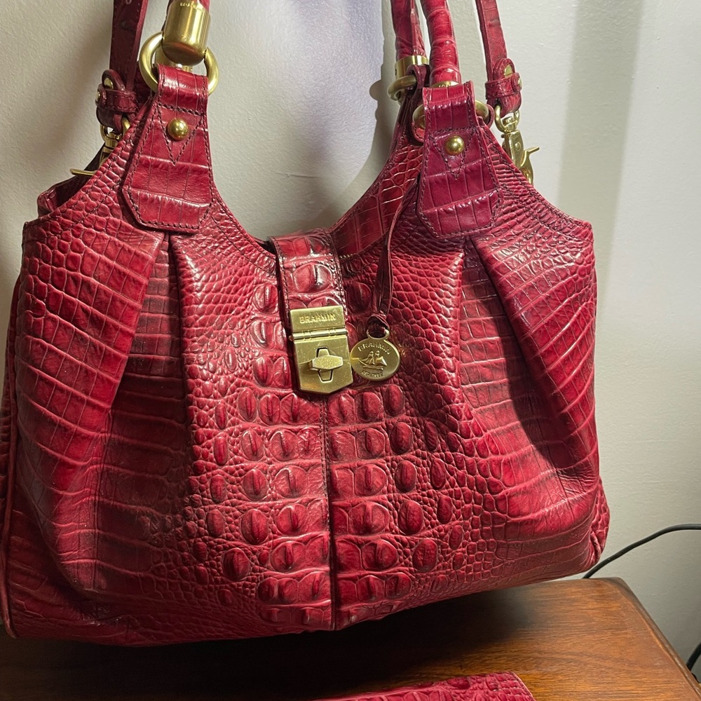 Brahmin Elisa Lg Hobo Crimson Croc-Embossed Shoulder Bag with matching wallet. - Picture 2 of 16